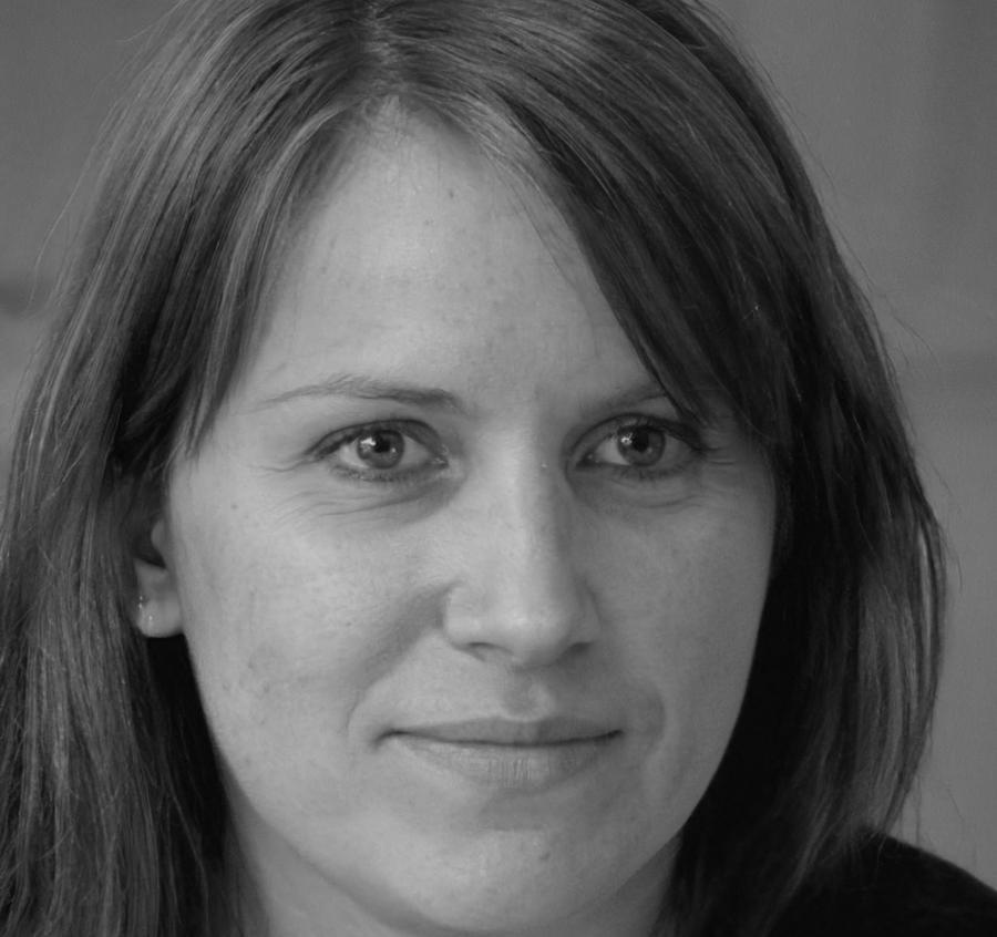 Portrait d'Élise Mercier, formatrice experte en présentation budgétaire